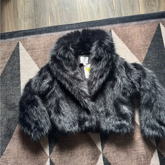 Gianni Bini Black Shaggy Faux Fur jacket - Picture 1 of 5